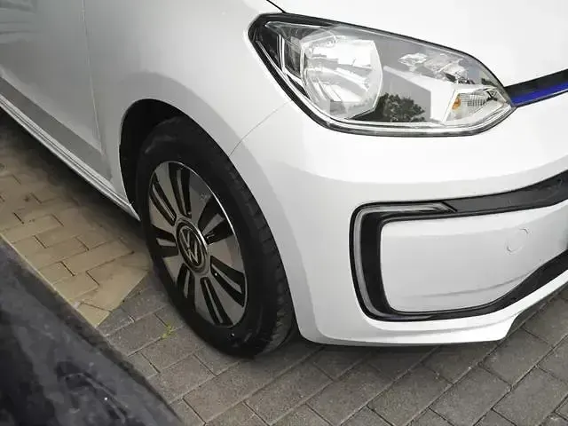 Gebraucht VW e-up! Style 61 kW (83 PS) 2023 Weiß Kleinwagen