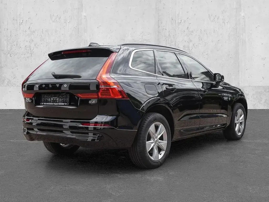 Gebraucht Volvo XC60 Core 197 PS (144 kW) 2023 Black stone SUV