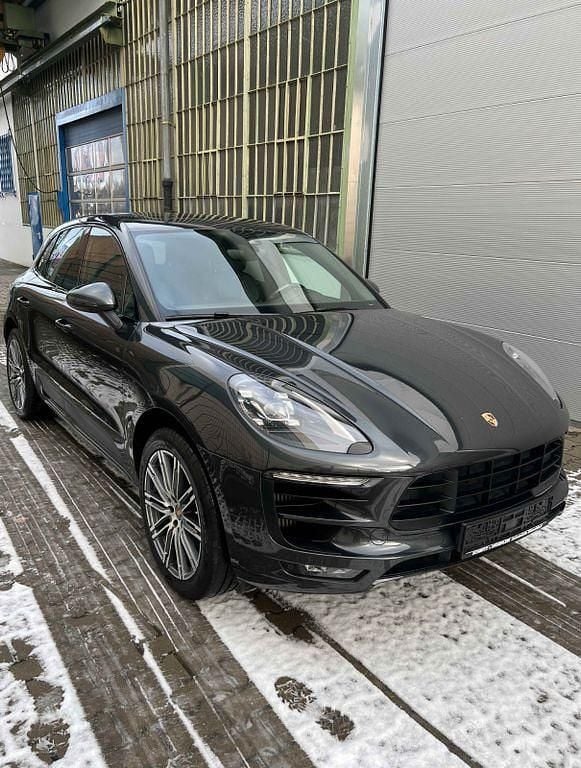 Grau Gebraucht 2017 Porsche Macan GTS SUV | 36.890 € (Superpreis) - Bild 1/4