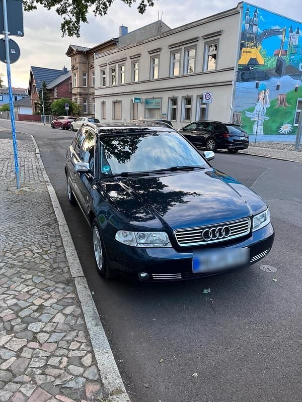Gebraucht Audi A4 125 PS (91 kW) 2000 Blau Kombi