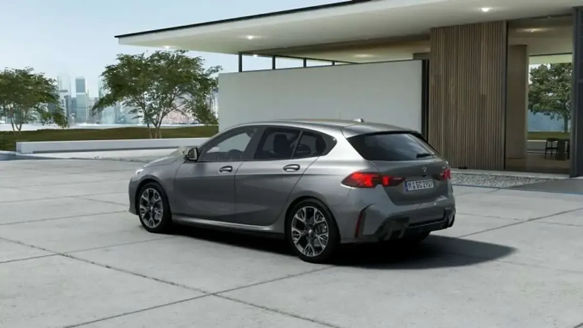 Uusi BMW 120 Performance 170 HP (125 kW) 2026 Harmaa Viistoperä
