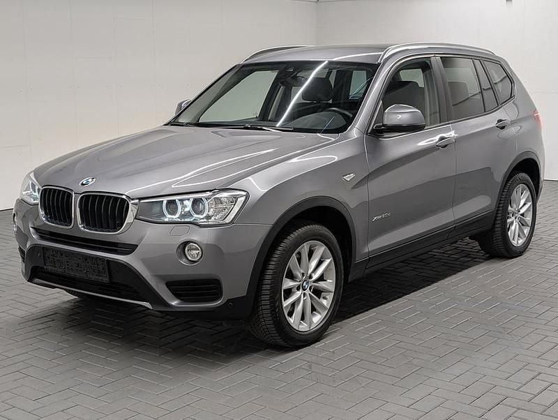 Grau (spacegrau met.) Gebraucht 2017 BMW X3 Advantage SUV | 23.940 € (Fairer Preis) - Bild 1/4