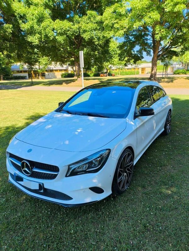 Weiß Gebraucht 2018 Mercedes CLA220 Shooting Brake Kombi | 18.000 € (Guter Preis) - Bild 1/4