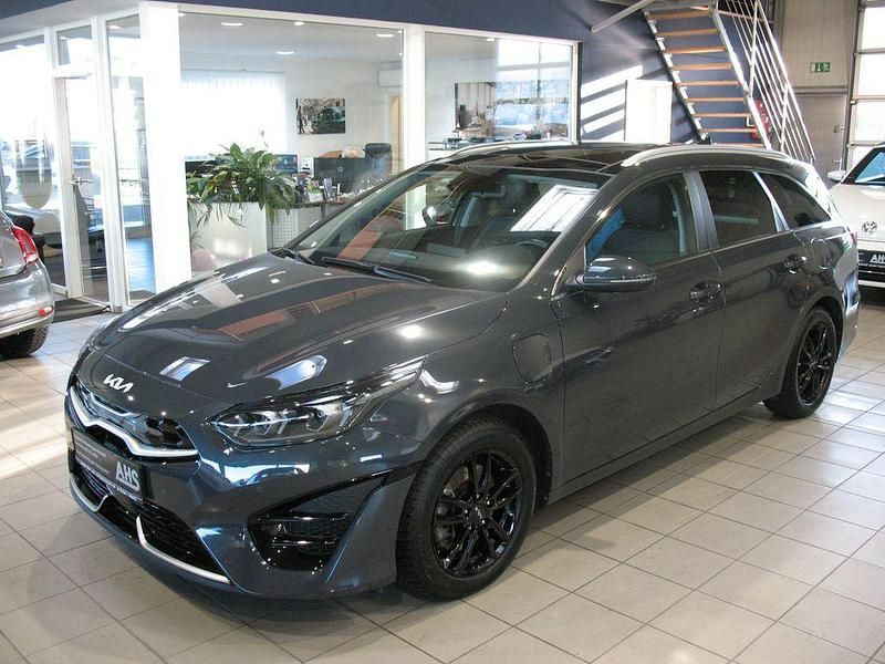Grau Gebraucht 2021 Kia Ceed Sportswagon Platinum Kombi | 19.990 € (Fairer Preis) - Bild 1/4