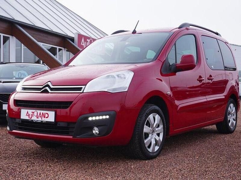 Gebraucht Citroën Berlingo 110 PS (80 kW) 2018 Rot (metallic) Van / Kleinbus