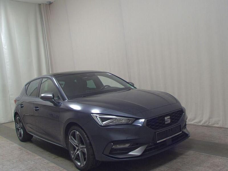Gebraucht Seat Leon FR-Line 190 PS (139 kW) 2022 Grau Limousine