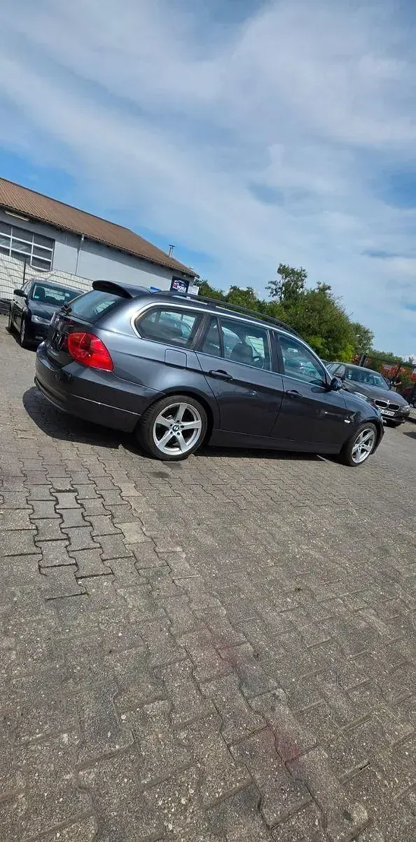 Gebraucht BMW 325 218 PS (160 kW) 2006 Grau Kombi