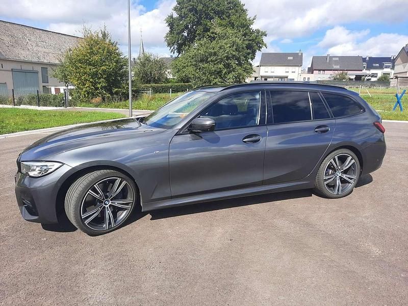 Grau Gebraucht 2020 BMW 330 M Sport Kombi | 28.000 € (Superpreis) - Bild 1/4