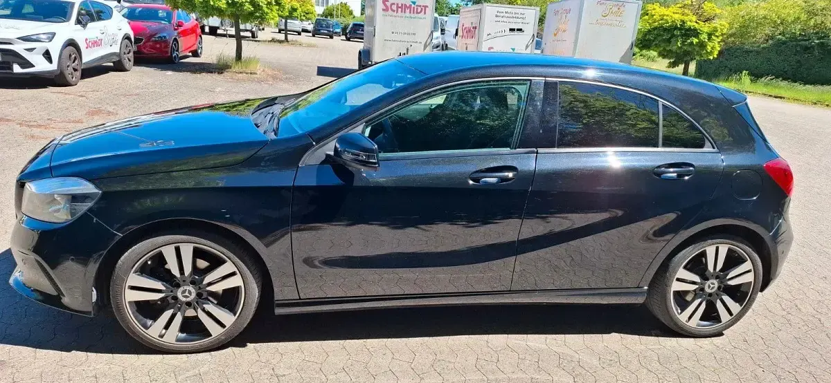 Gebraucht Mercedes A200 Urban 156 PS (114 kW) 2017 Schwarz Limousine