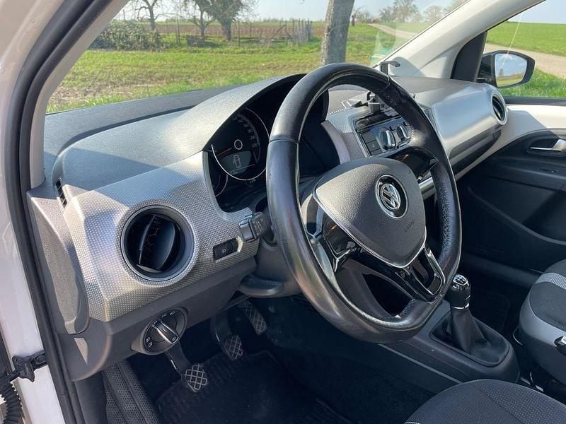 Second-hand VW up! high up! 75 CP (55 kW) 2017 Alb Hatchback