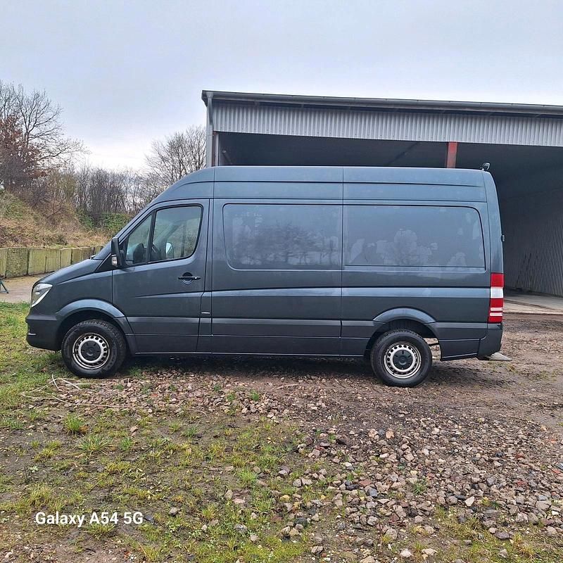 Grau Gebraucht 2016 Mercedes 316 Van | 28.000 € - Bild 1/4