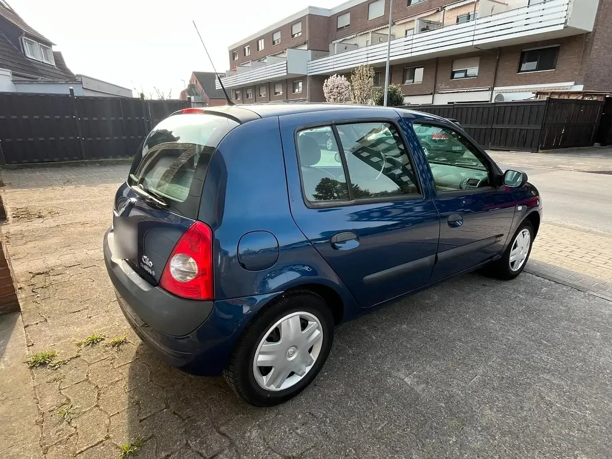 Gebraucht Renault Clio II 58 PS (42 kW) 2005 Blau Kleinwagen