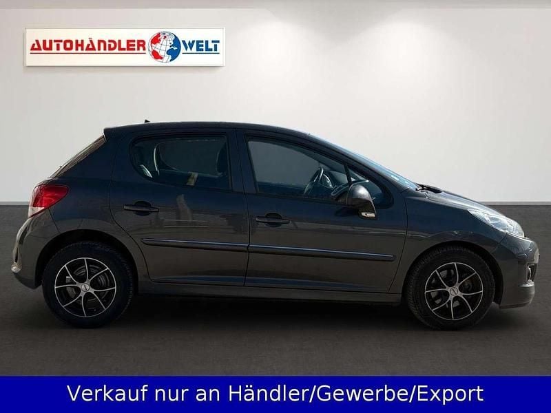 Gebraucht Peugeot 207 Style 95 PS (69 kW) 2011 Grau Kleinwagen