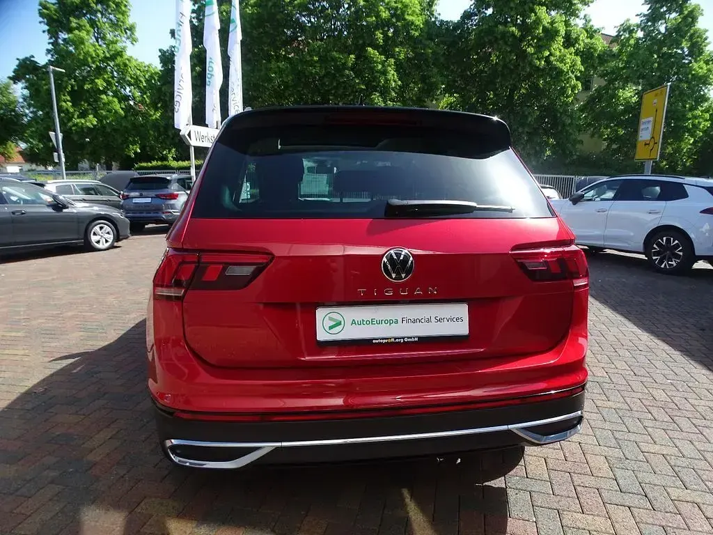 Gebraucht VW Tiguan 150 PS (110 kW) 2022 Rot SUV