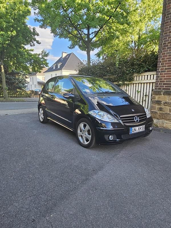 Schwarz Gebraucht 2005 Mercedes A180 Kleinwagen | 3.600 € (Fairer Preis) - Bild 1/4