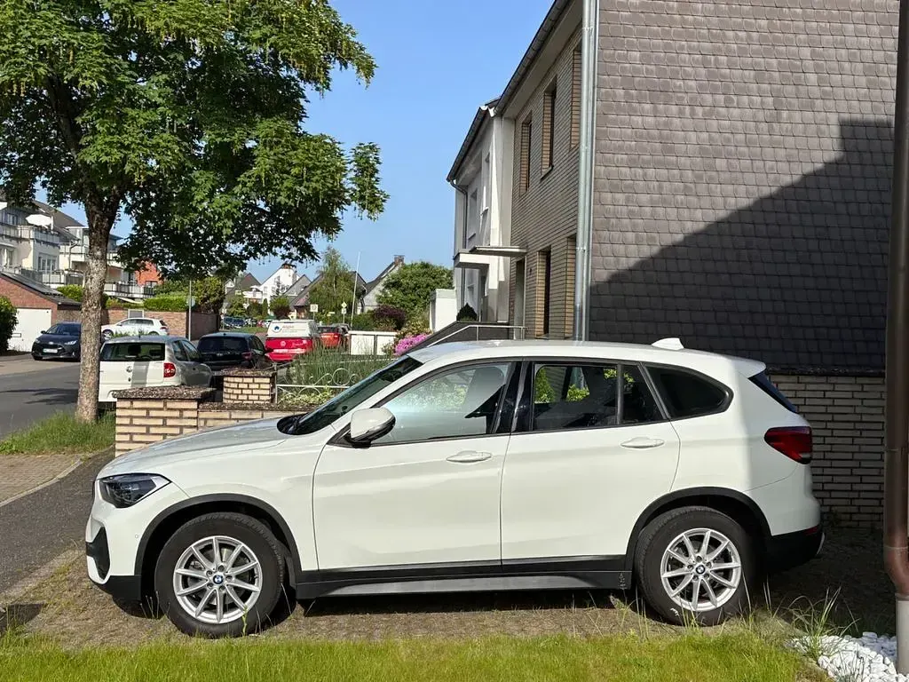 Gebraucht BMW X1 Advantage 140 PS (102 kW) 2020 Weiß SUV