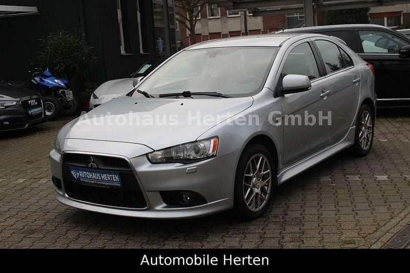 Silber Gebraucht 2014 Mitsubishi Lancer Sportback Limousine | 5.990 € (Fairer Preis) - Bild 1/4