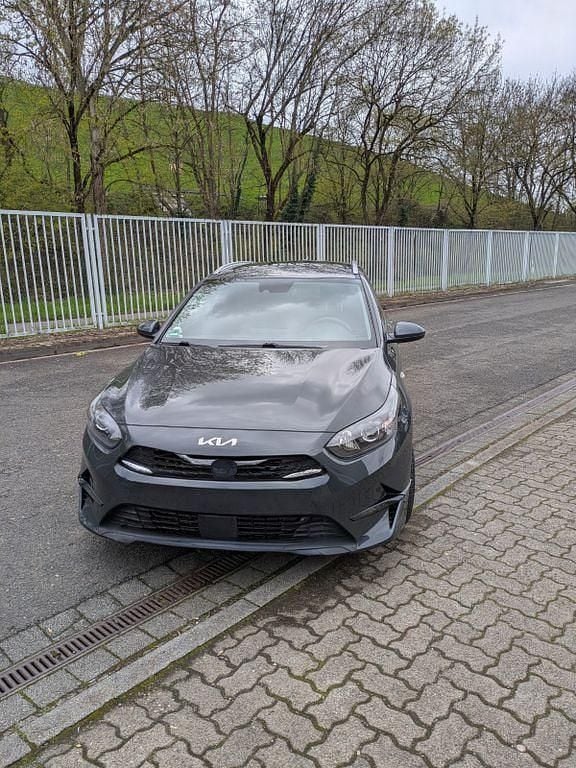 Gebraucht Kia Ceed 160 PS (117 kW) 2022 Schwarz Kleinwagen