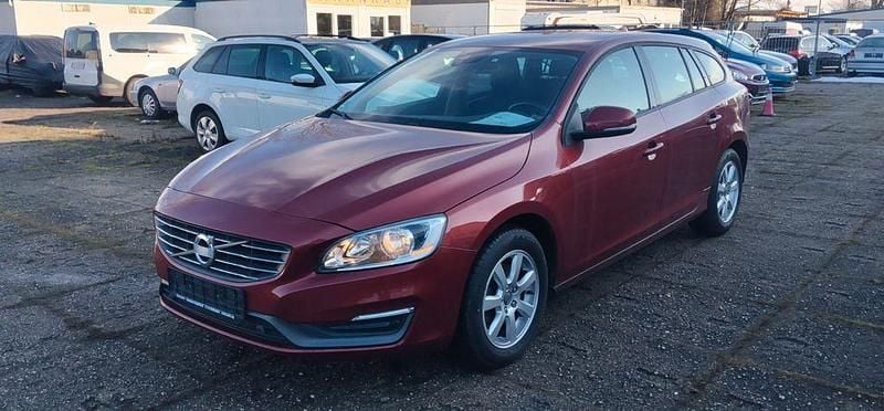 Rot Gebraucht 2014 Volvo V60 Kombi | 12.999 € (Fairer Preis) - Bild 1/4