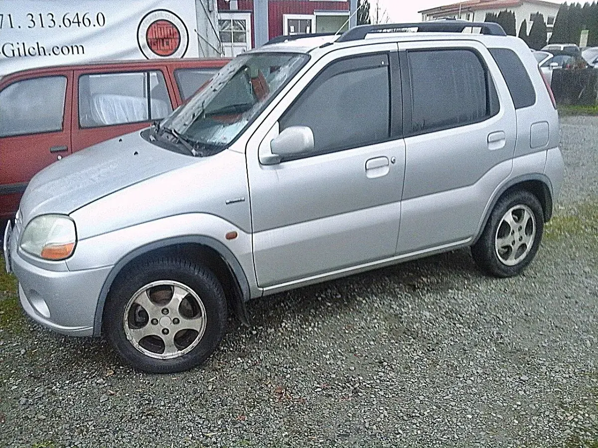 Usata Suzuki Ignis 85 CV (62 kW) 2003 Argento Utilitaria