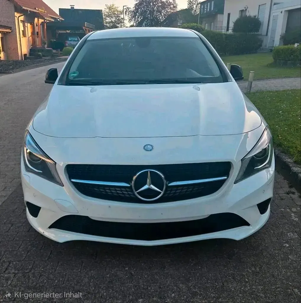 Gebraucht Mercedes CLA250 211 PS (155 kW) 2015 Weiß Coupé
