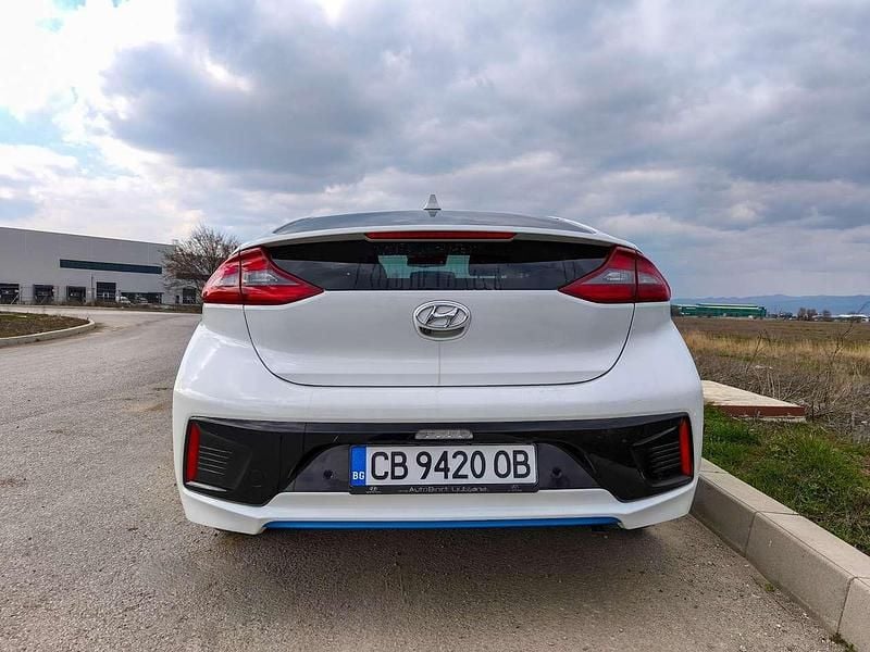 Gebraucht Hyundai Ioniq Trend 105 PS (77 kW) 2019 Weiß Kleinwagen