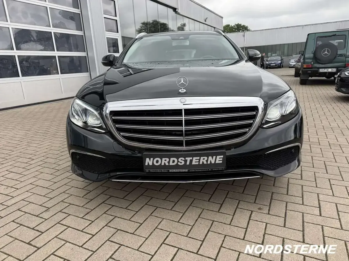 Gebraucht Mercedes E350 Exclusive 258 PS (189 kW) 2017 Obsidianschwarz Kombi