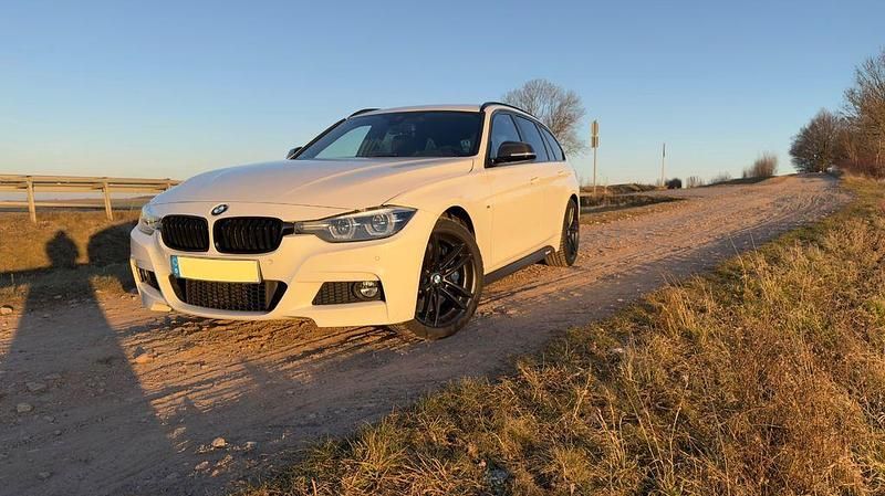 Weiß Gebraucht 2018 BMW 340 M Performance Kombi | 34.200 € (Fairer Preis) - Bild 1/4