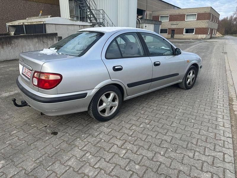 Gebraucht Nissan Almera Comfort 115 PS (84 kW) 2000 Silber Limousine