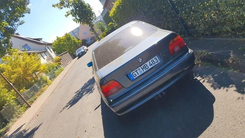 Silber Gebraucht 1999 BMW 528 Limousine | 2.500 € (Superpreis) - Bild 1/3