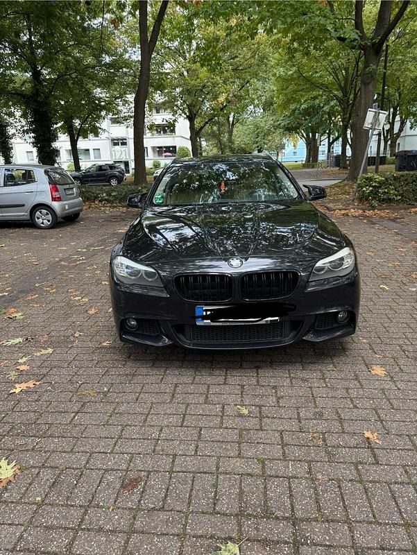 Schwarz Gebraucht 2010 BMW 520 M Sport Kombi | 6.200 € (Guter Preis) - Bild 1/4