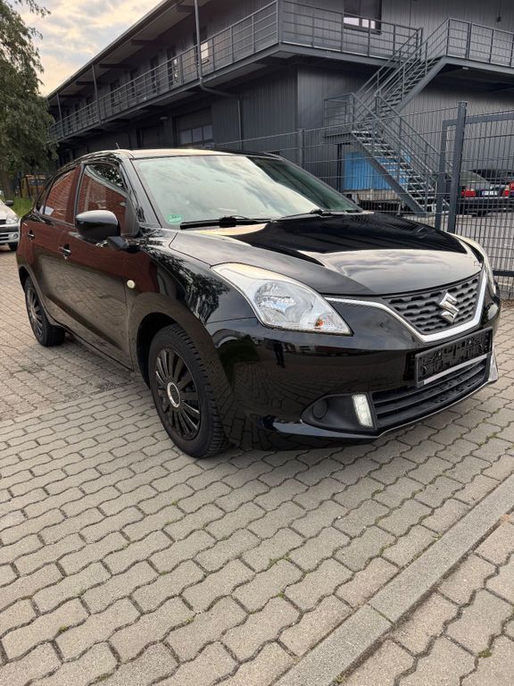 Schwarz Gebraucht 2016 Suzuki Baleno Club Limousine | 7.700 € (Guter Preis) - Bild 1/4