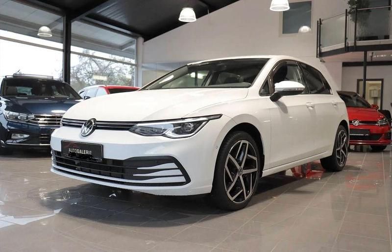 Gebraucht VW Golf VIII Life 116 PS (85 kW) 2020 Weiß Limousine