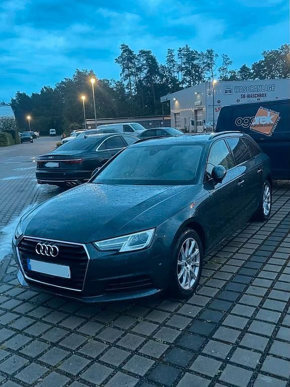 Gebraucht Audi A4 150 PS (110 kW) 2018 Grau Kombi