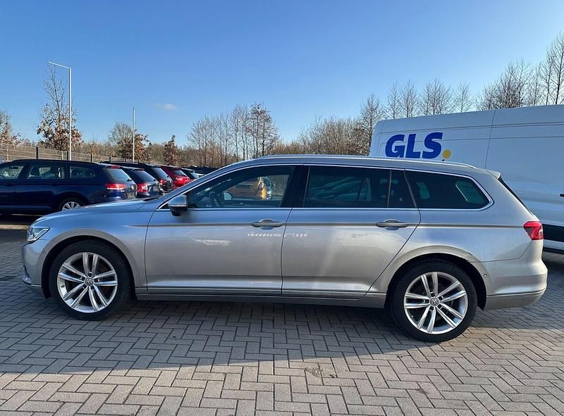 Gebraucht VW Passat Highline 150 PS (110 kW) 2019 Silber Kombi