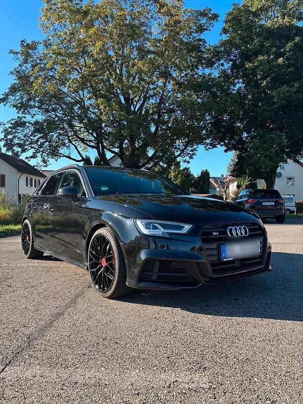 Schwarz Gebraucht 2019 Audi S3 Black Edition Kleinwagen | 28.500 € (Superpreis) - Bild 1/4