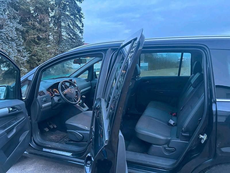 Gebraucht Opel Zafira 140 PS (102 kW) 2009 Schwarz Van / Kleinbus