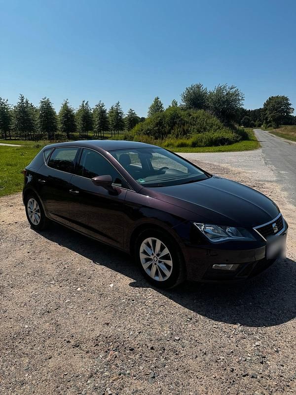 Usata Seat Leon 130 CV (95 kW) 2018 Andere farben Utilitaria