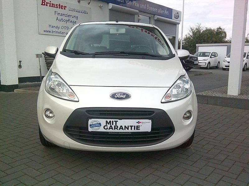 Gebraucht Ford Ka Titanium 69 PS (50 kW) 2015 Weiß Kleinwagen