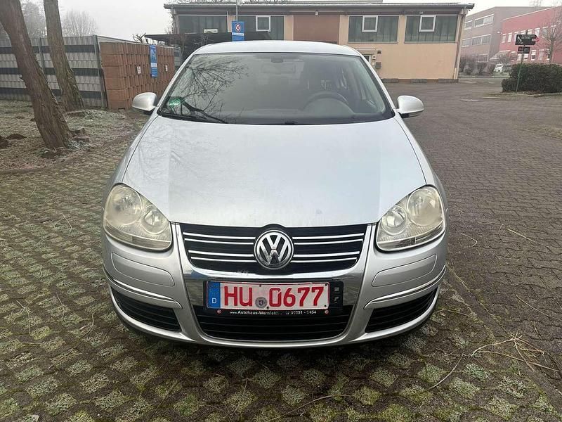 Silber Gebraucht 2006 VW Jetta Limousine | 2.740 € (Fairer Preis) - Bild 1/4