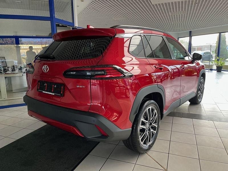 Neu Toyota Corolla Cross 140 PS (102 kW) 2026 Rot SUV