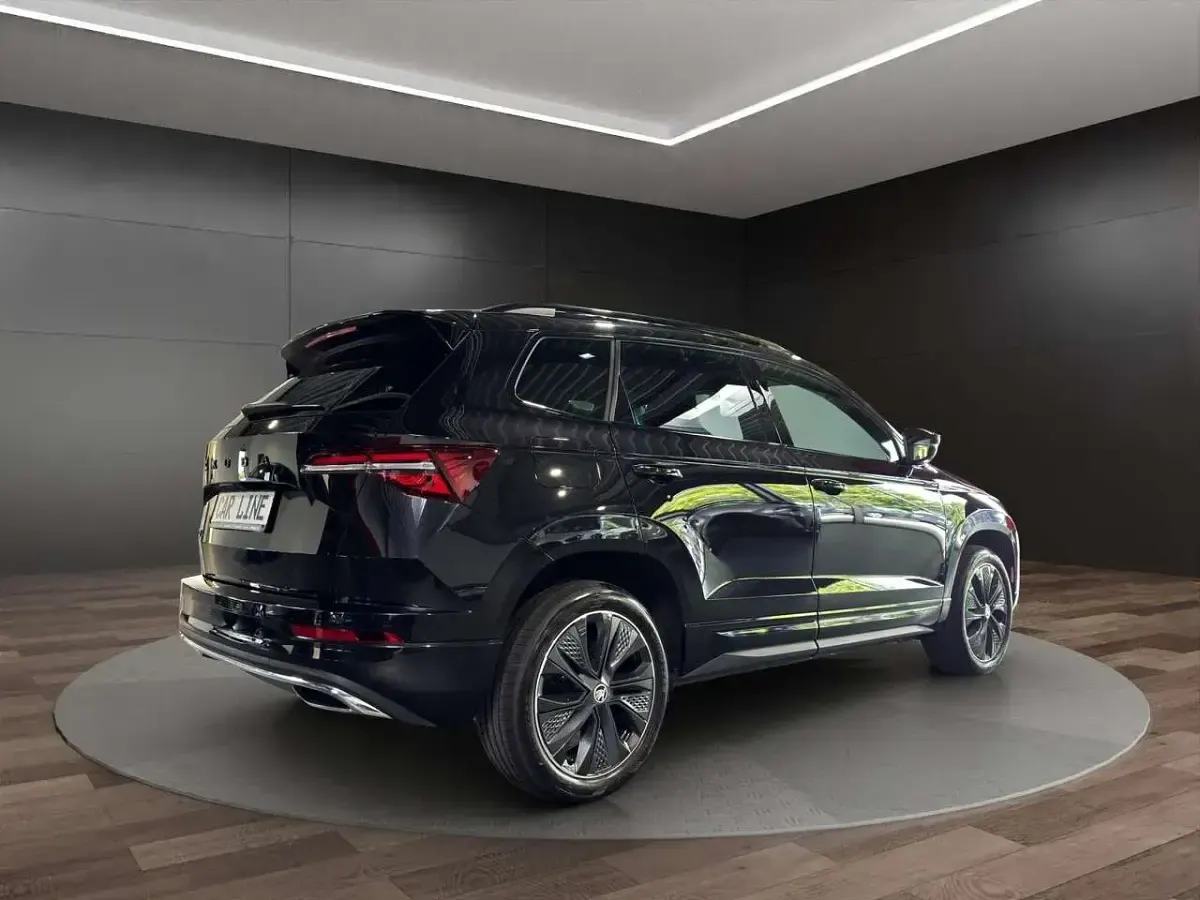Gebraucht Skoda Karoq SportLine 150 PS (110 kW) 2024 Schwarzmagic perleffekt SUV