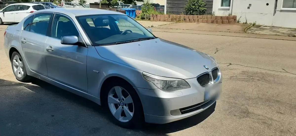 Gebraucht BMW 525 218 PS (160 kW) 2008 Silber Limousine