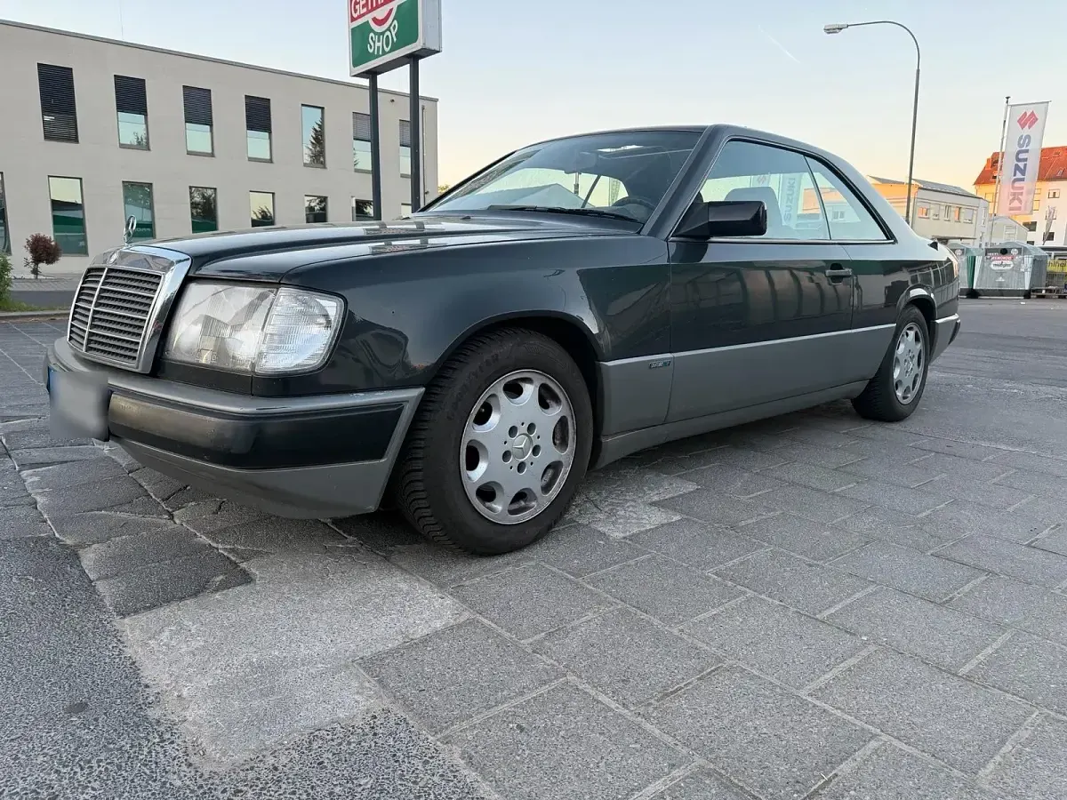 Gebraucht Mercedes E230 122 PS (89 kW) 1988 Coupé