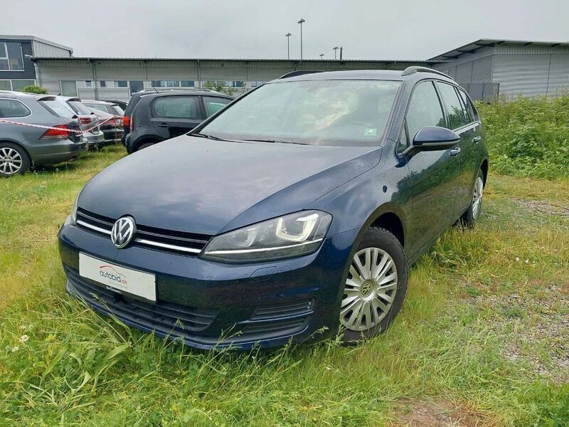 Night blue metallic Gebraucht 2013 VW Golf VII Comfortline Kombi | 10.950 € (Etwas zu teuer) - Bild 1/4