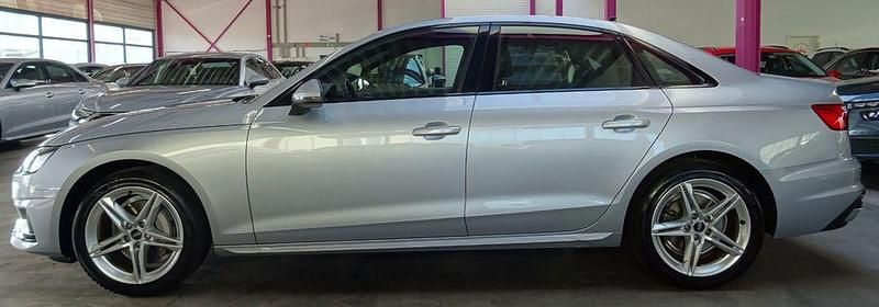 Gebraucht Audi A4 Sport 204 PS (150 kW) 2022 Florettsilber Limousine