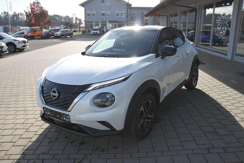 Pearl white/black Gebraucht 2025 Nissan Juke N-Connecta SUV | 27.900 € (Fairer Preis) - Bild 1/4