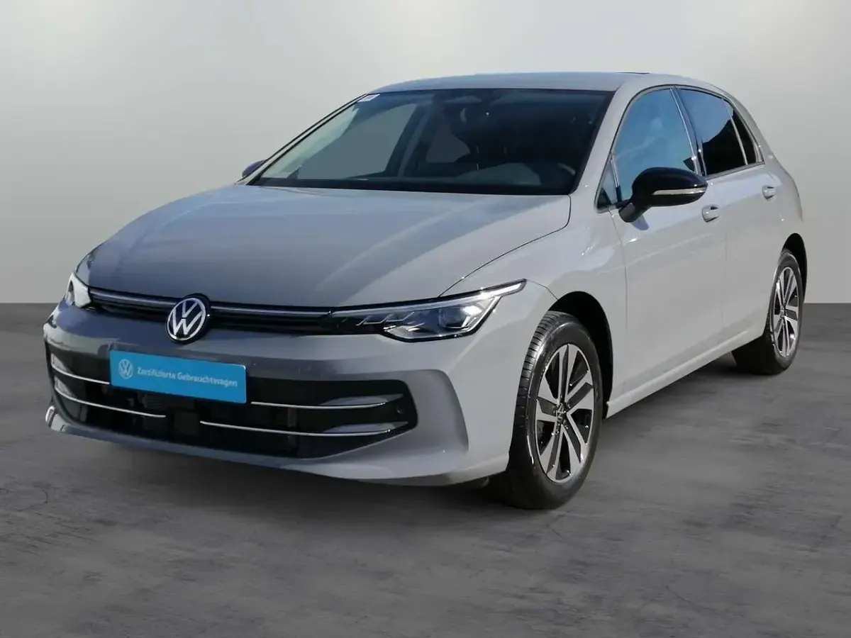 Gebraucht VW Golf VIII 150 PS (110 kW) 2026 Mondsteingrau Limousine