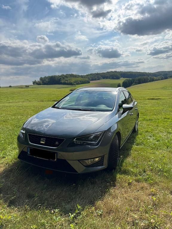 Grau Gebraucht 2016 Seat Leon ST FR Kombi | 12.400 € (Fairer Preis) - Bild 1/4