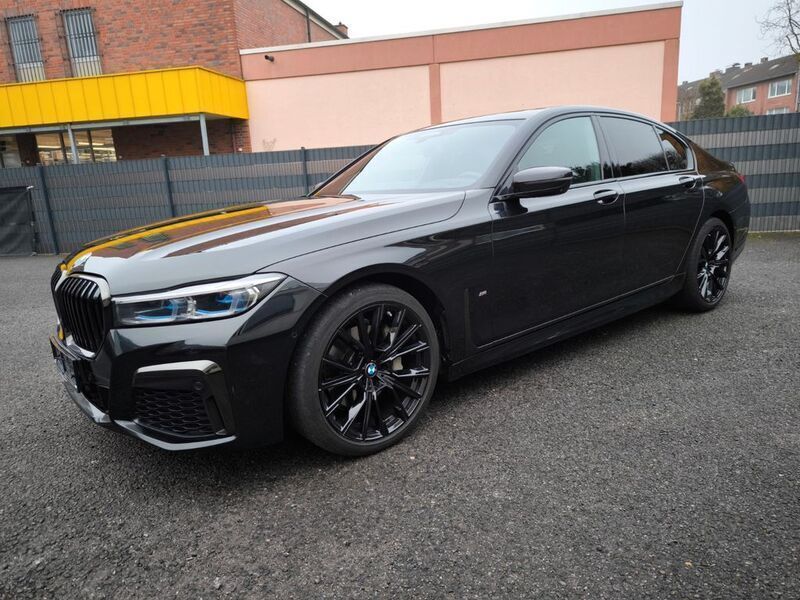 Black sapphire metallic Gebraucht 2022 BMW 730 Shadowline Limousine | 50.999 € (Guter Preis) - Bild 1/4